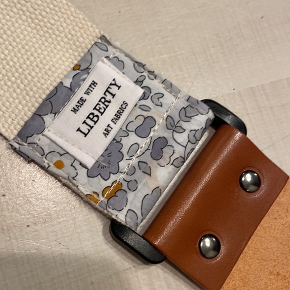 NuovoDesign L l B E R T Y Floral Design  Guitar strap - Picture 4 of 6